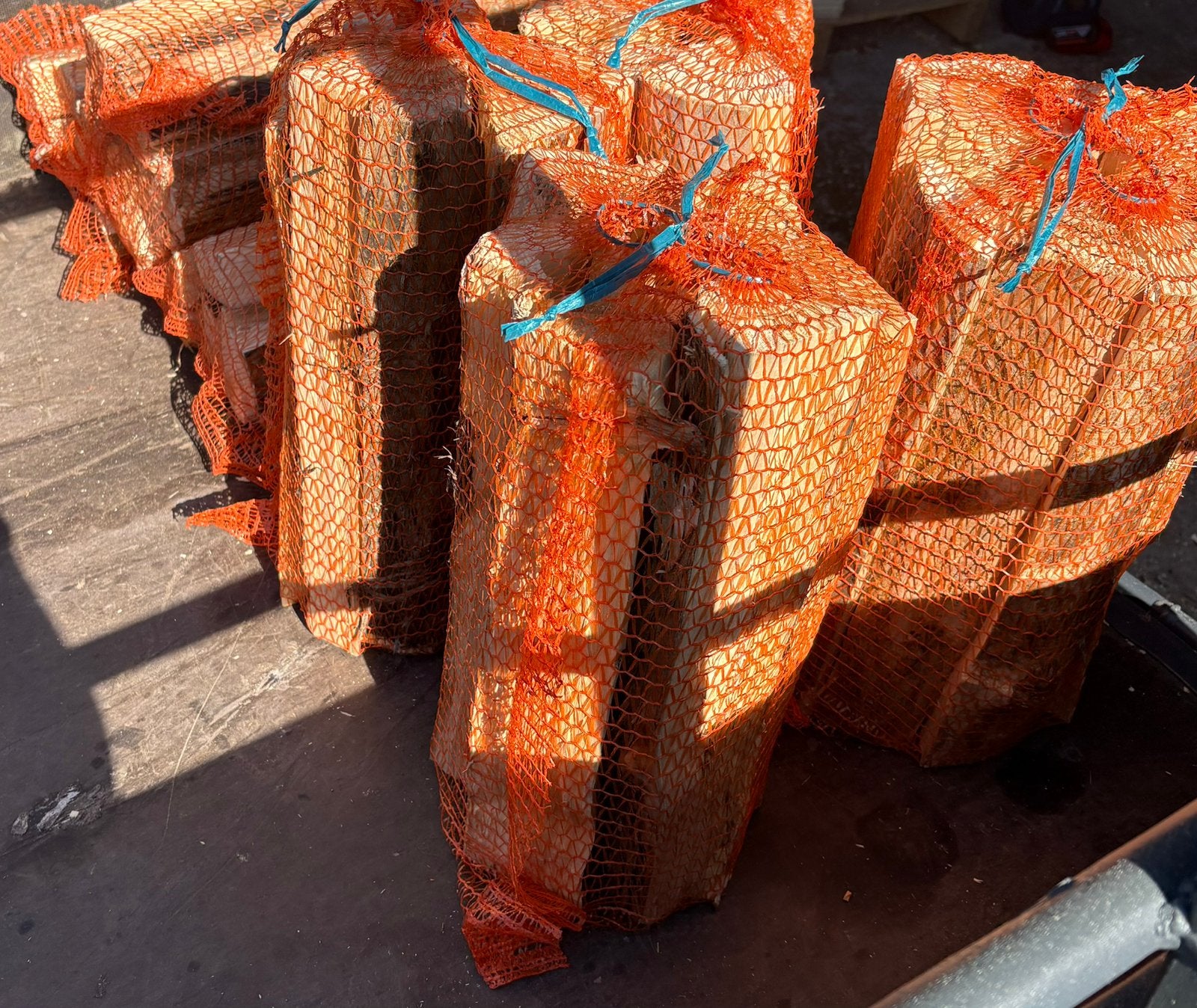 Bois de chauffage en sac ou en vrac sur demande, Moins de 3 m³, Enlèvement ou Envoi, Autres essences de bois, Bûches