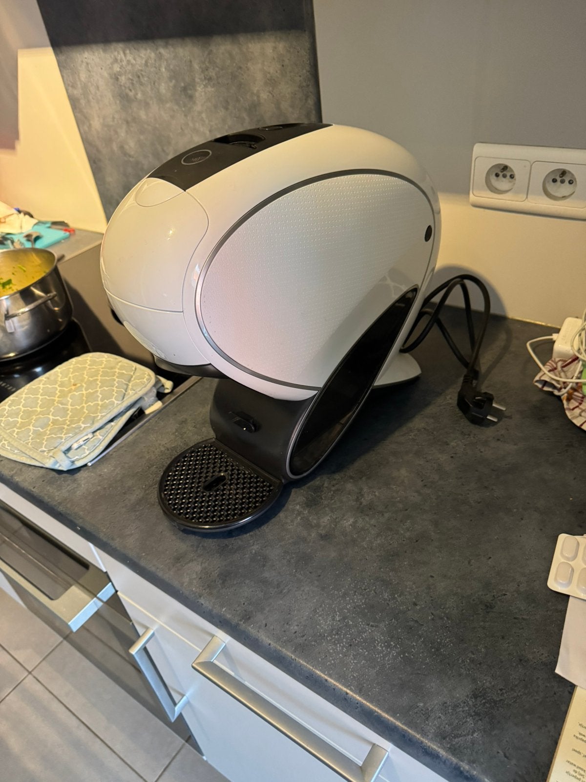 Dolce Gusto NEO latte wit, Fietsen en Brommers, Brommerhelmen, Ophalen, Zo goed als nieuw