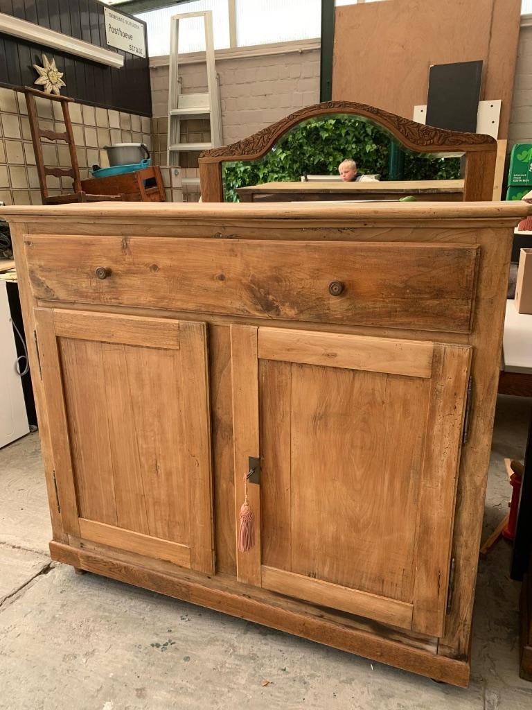 Eiken kast, Ophalen