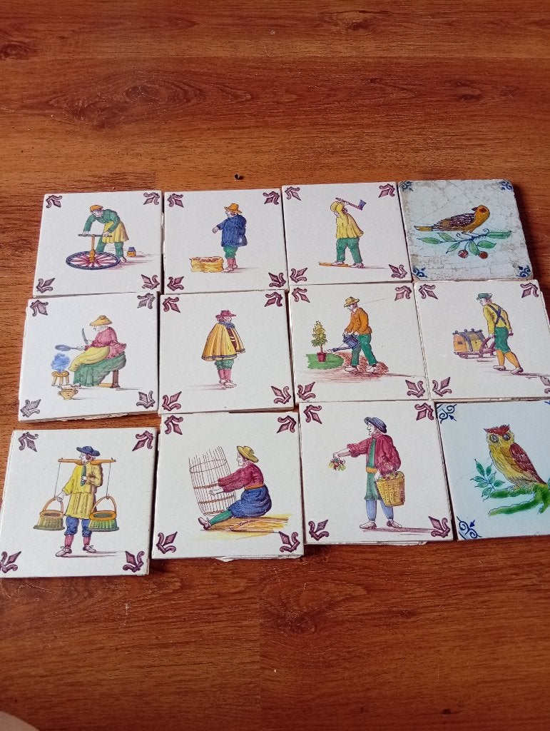 Serie de 12 carreaux Royal Delft, Enlèvement