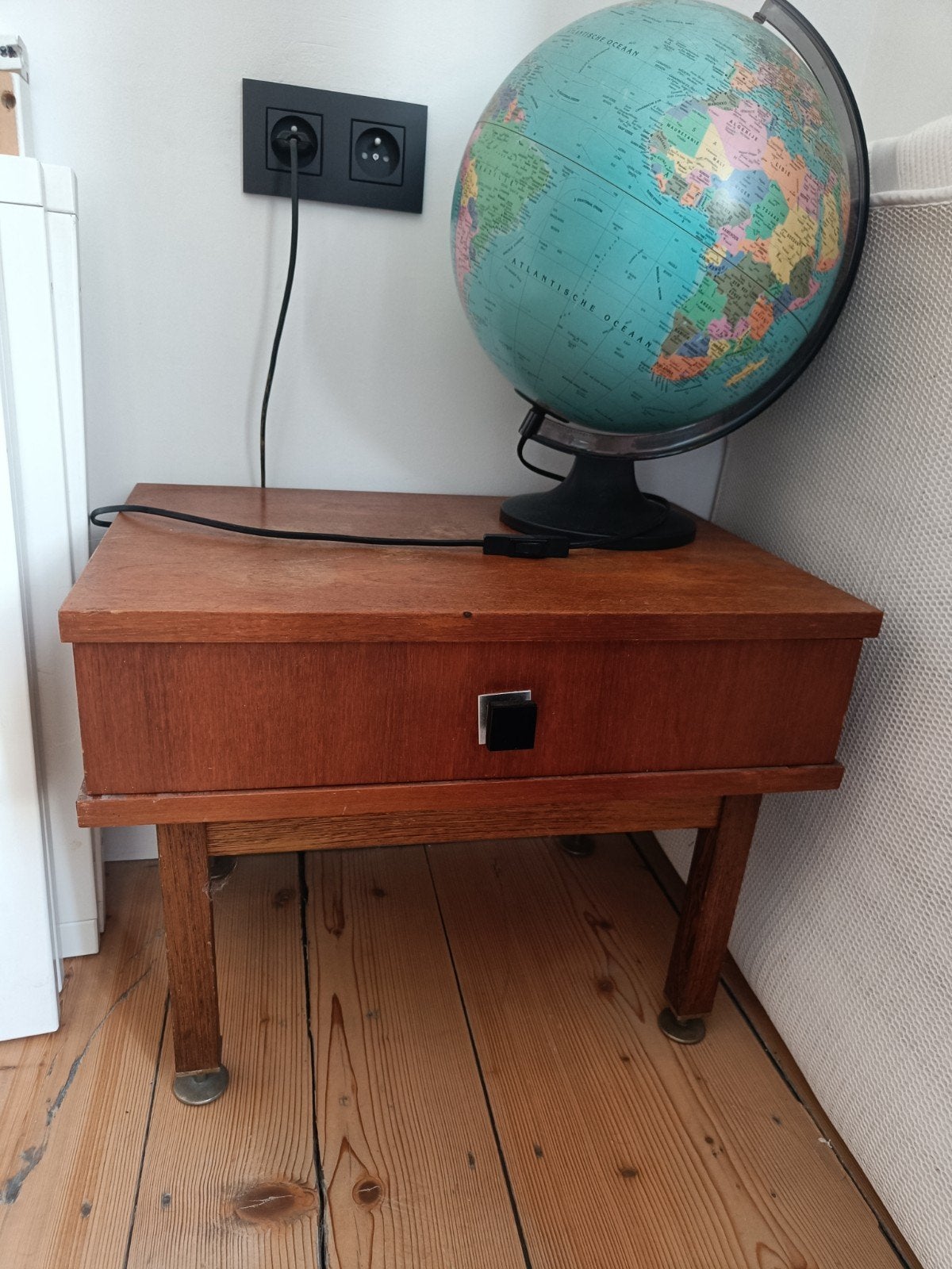retro nachtkastje, Ophalen