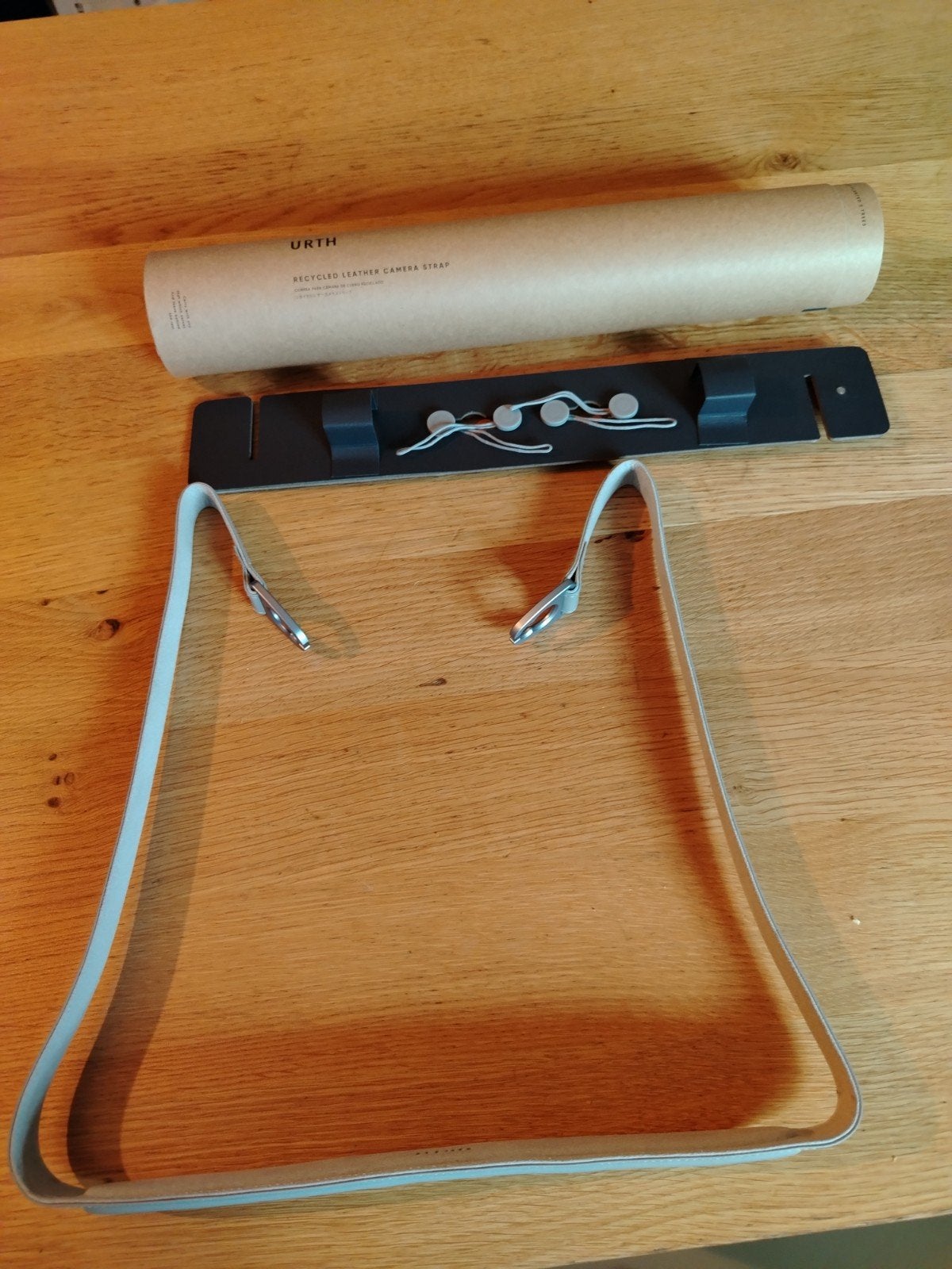 URTH mantle leren draagriem grijs NIEUW IN VERPAKKING!, Audio, Tv en Foto, Overige merken, Schouderband, Nieuw, Ophalen of Verzenden