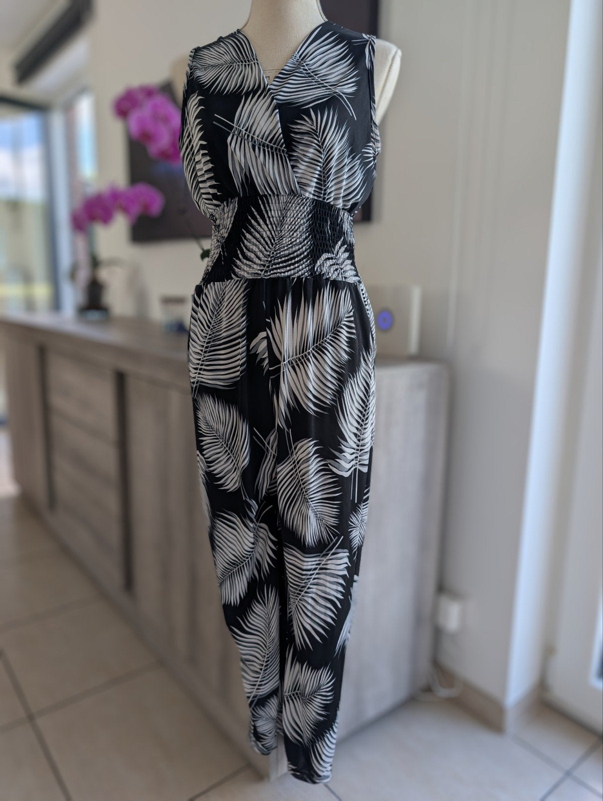 Combinaison léger fluide imprimés feuilles noir blanc XL/XXL, Kleding | Dames, Jumpsuits, Ophalen of Verzenden, Zo goed als nieuw