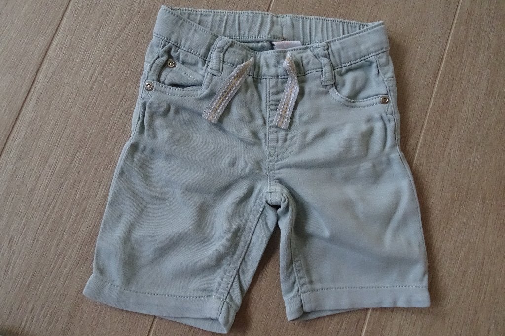 Muntgroene short / bermuda HEMA maat 92, Kinderen en Baby's, Kinderkleding | Maat 92, Broek, Gebruikt, Ophalen of Verzenden, Hema