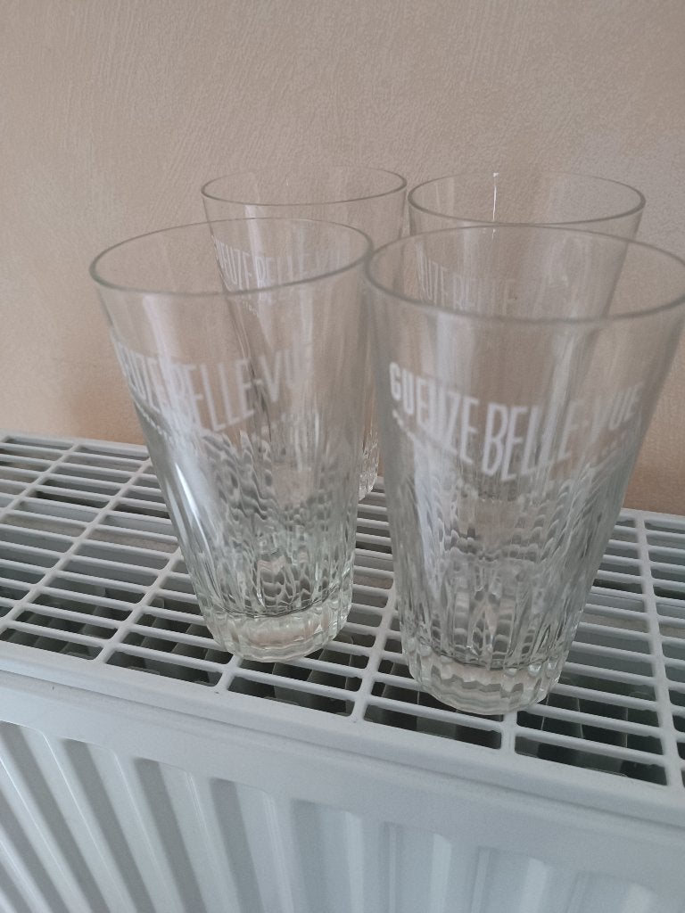 A vendre 4 verres a gueuze Belle Vue, Enlèvement, Utilisé, Verre à bière