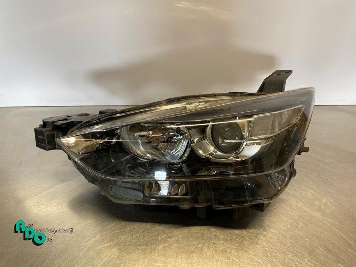Koplamp links van een Mazda CX-3 (CX-3 15-), Gebruikt, -, -, Ophalen of Verzenden