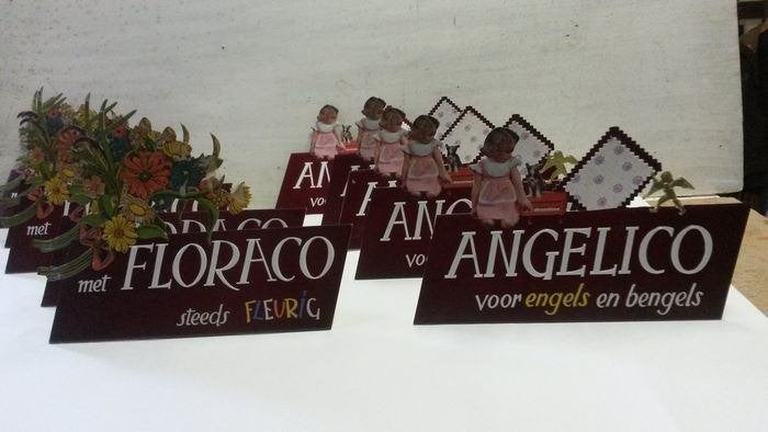 KARTONNEN RECLAME DISPLAYS"FLORACO&ANGELICO"UIT JAREN 50/60, Verzamelen, Ophalen of Verzenden, Zo goed als nieuw, Reclamebord