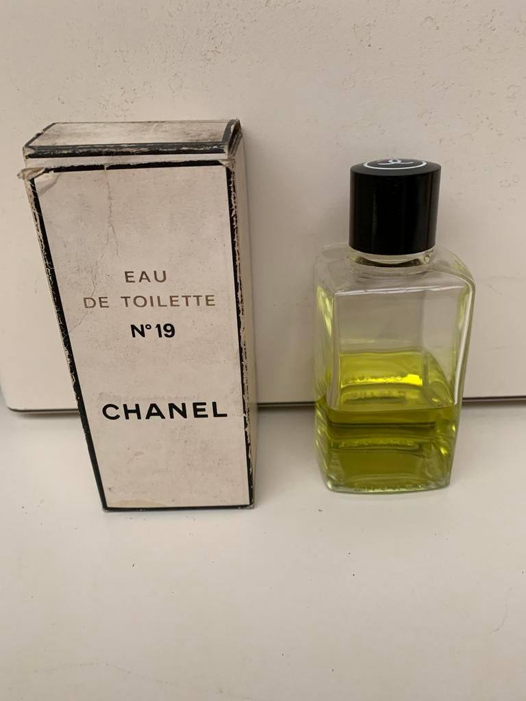 Chanel No19 Eau de toilette, Ophalen of Verzenden, Zo goed als nieuw