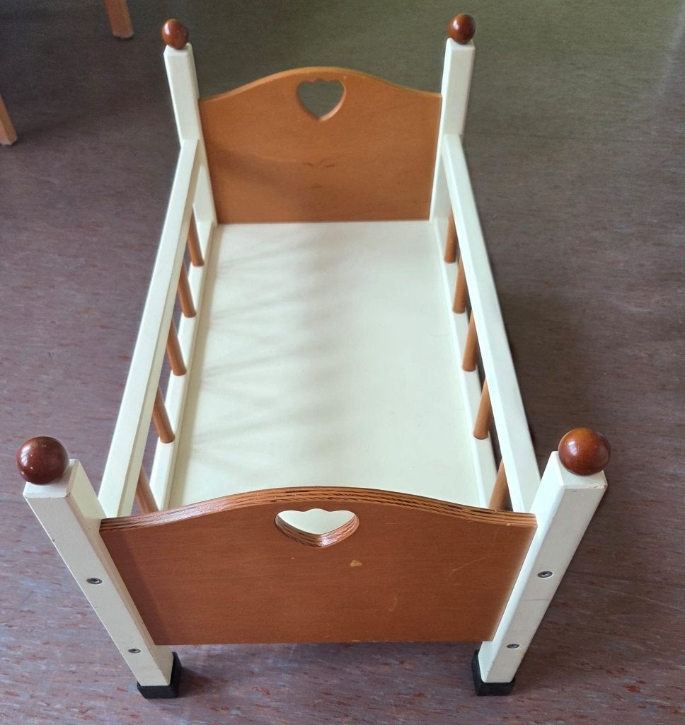Houten poppenbedje, Kinderen en Baby's, Ophalen, Gebruikt