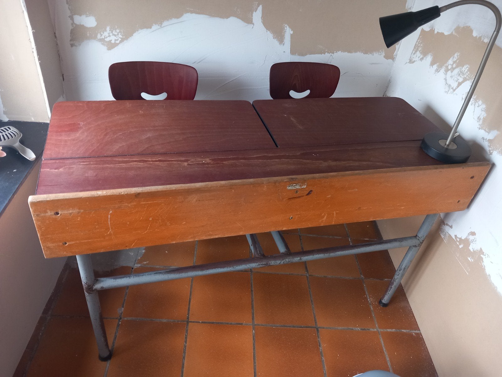 banc d école avec chaises, Enlèvement