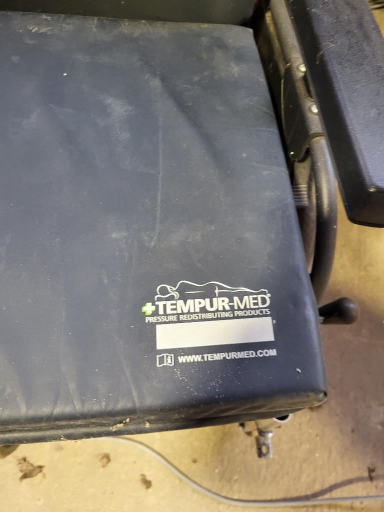 Rolstoel met tempur kussens, Ophalen, Inklapbaar, Gebruikt, Duwrolstoel