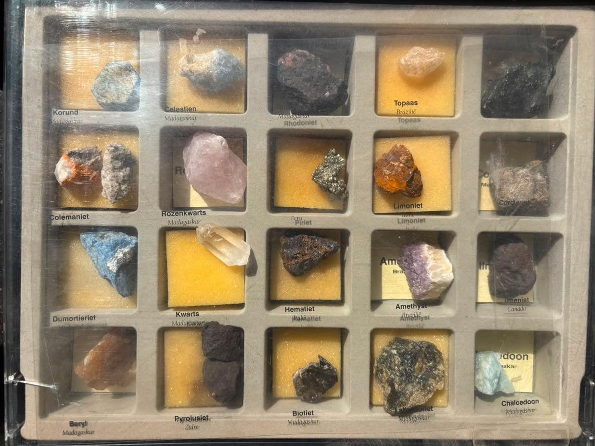 Lot 6 dozen edelstenen en mineralen, Verzamelen, Mineralen en Fossielen, Ophalen of Verzenden