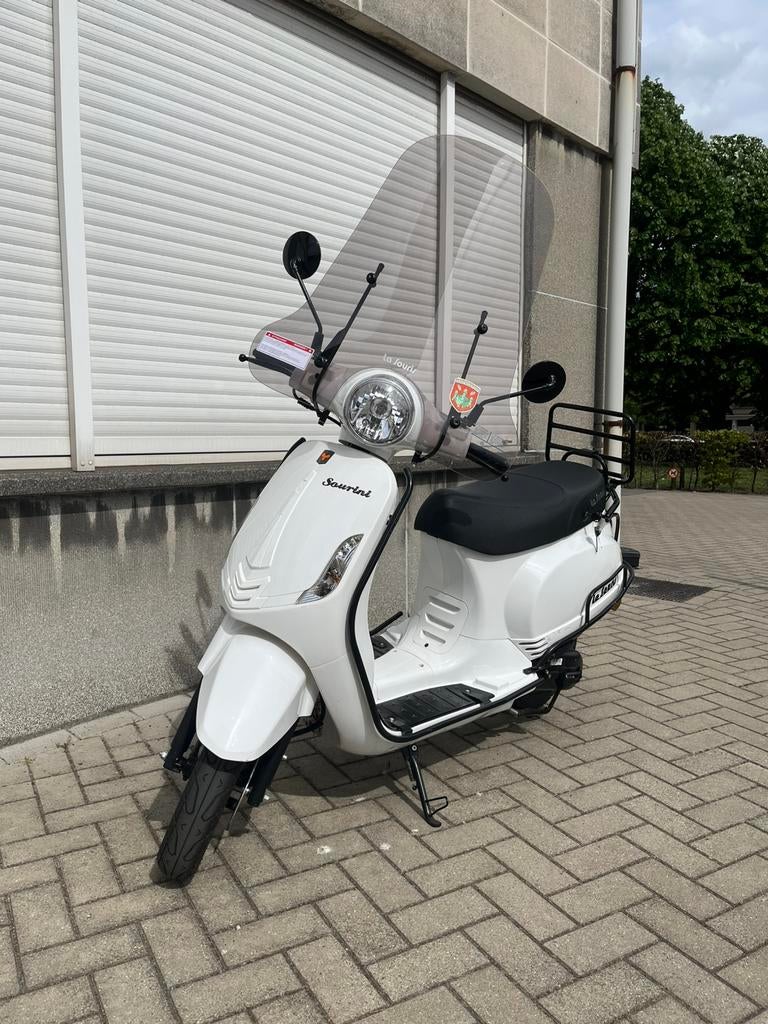 La souris special edition | vespa look a like, Fietsen en Brommers, Ophalen, Zo goed als nieuw, Vespa