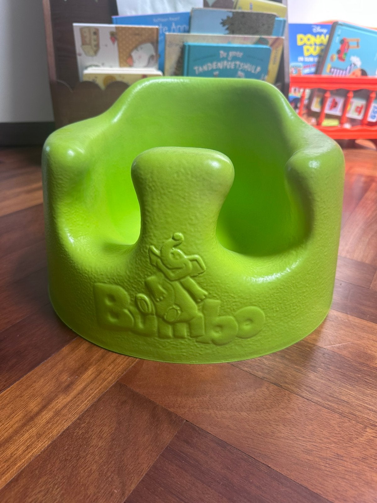 Groen baby Bumbo stoeltje, om te leren zitten vanaf 4 mnd, Kinderen en Baby's, Kinderkamer | Tafels en Stoelen, Zo goed als nieuw