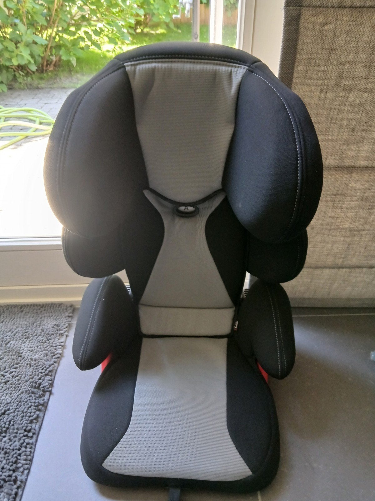 Autostoel, Kinderen en Baby's, Autostoeltjes, Autogordel of Isofix, Verstelbare rugleuning, Zo goed als nieuw, 9 t/m 36 kg