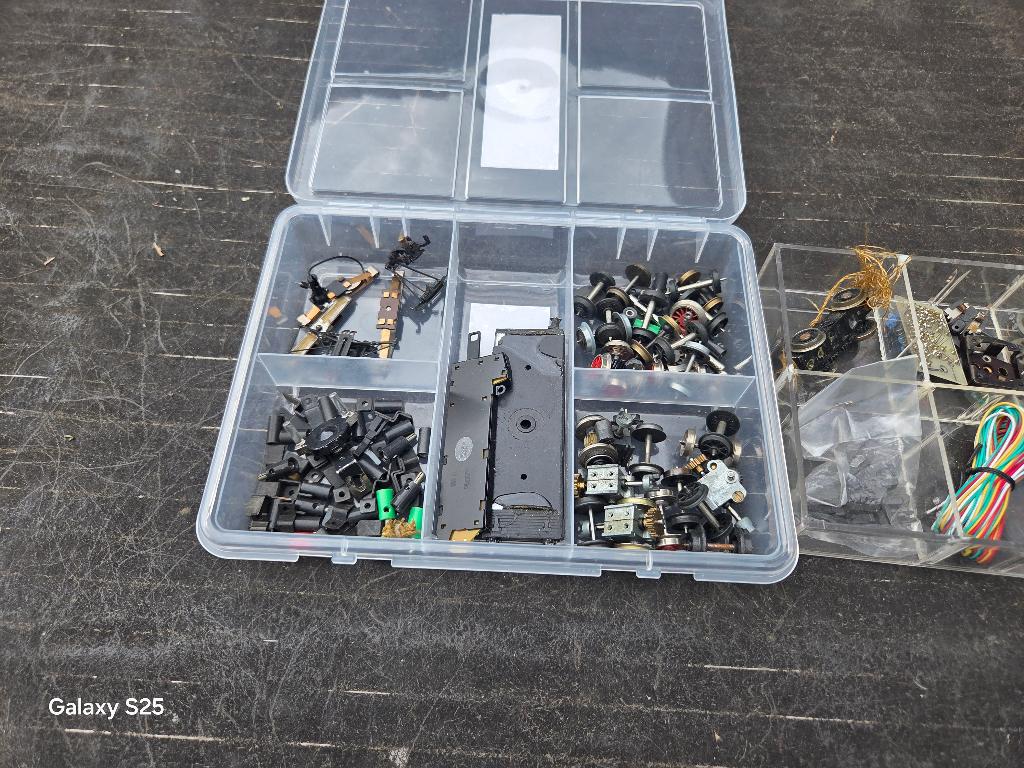 GRAND LOT DE PIECES DETACHER  PANTOGRAPHE+F, Envoi, Comme neuf, Rails, Autres marques
