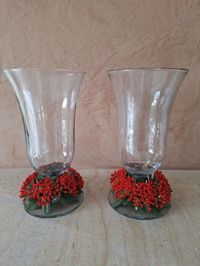 Vases et lanternes en verre, Enlèvement