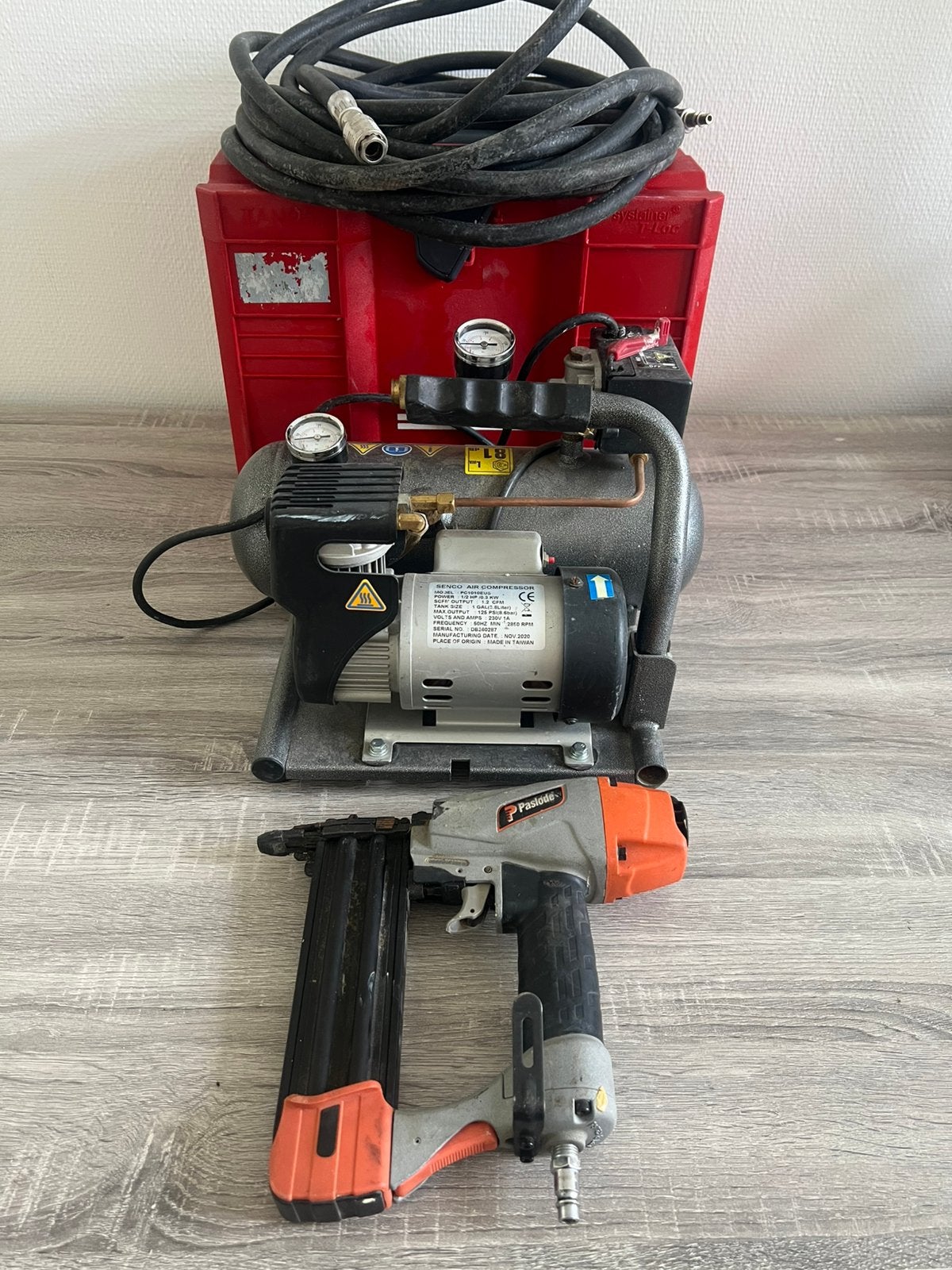 SENCO PC1010 + PASLODE FN1850, Moins de 25 litres, Moins de 200 litres/min, Comme neuf, Enlèvement
