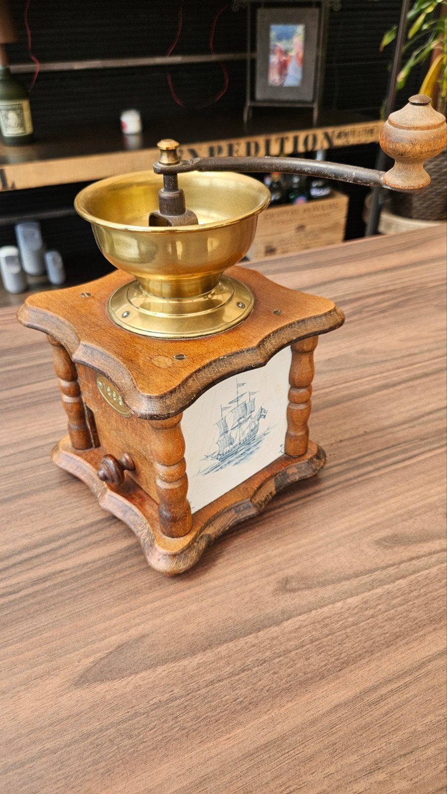Ancien moulin à café, Enlèvement