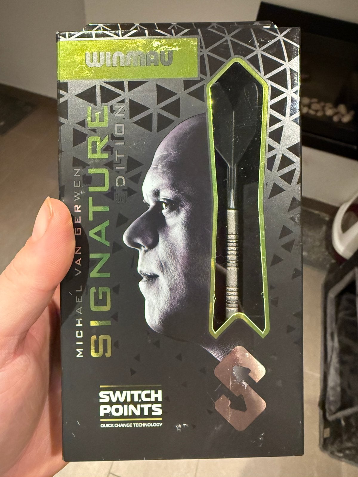 MVG pijlen te koop signature edition 24gr, Sport en Fitness, Darts, Ophalen, Zo goed als nieuw, Pijlen