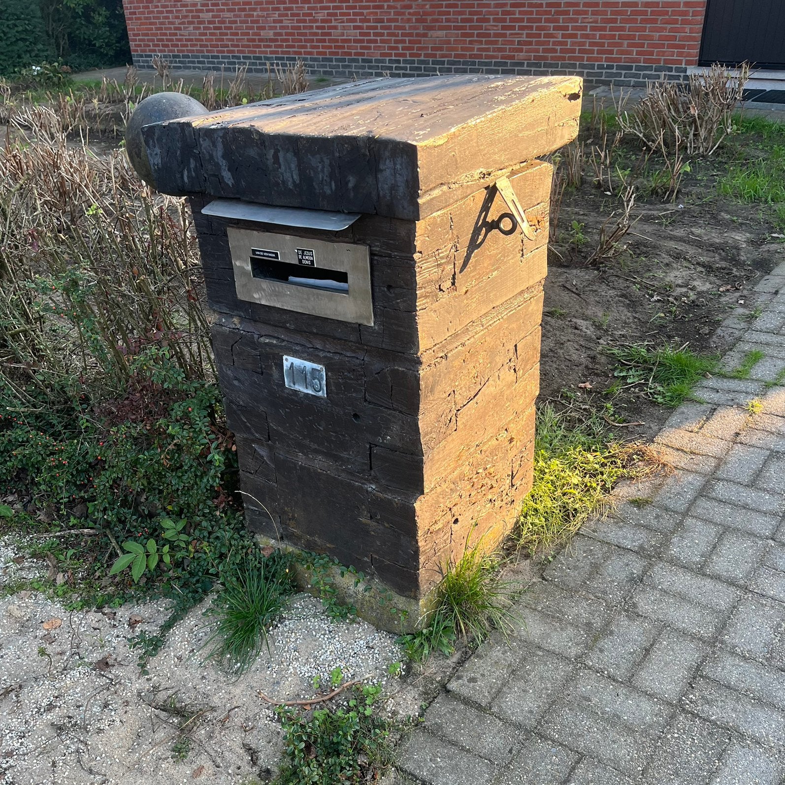 Authentieke robuste zelfgemaakte brievenbus gratis, Ophalen, Gebruikt, Hout, Staande brievenbus