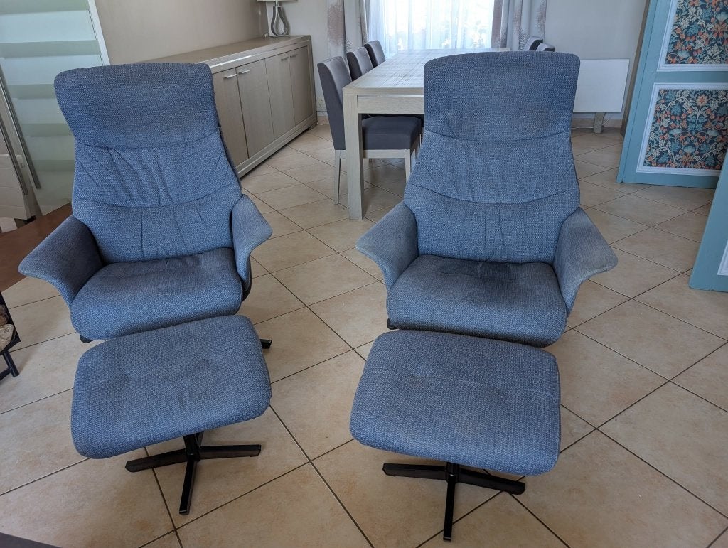 Lot de 2 fauteuils avec repose-pieds, Huis en Inrichting, Fauteuils, Gebruikt, Metaal, Stof, Ophalen