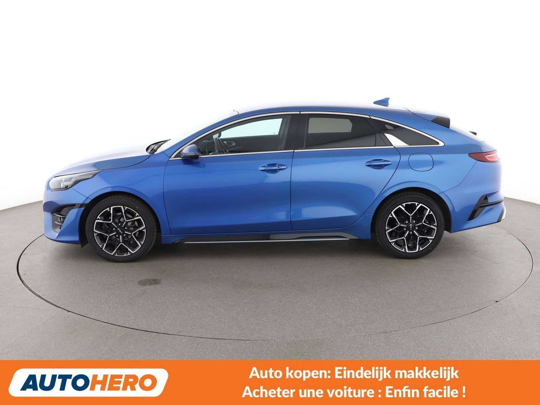 Kia ProCeed / pro_cee'd 1.5 TGDI GT Line (bj 2023), Voorwielaandrijving, Gebruikt, Zwart, Blauw
