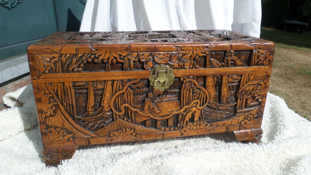Grote kist van kamferhout, Antiek en Kunst, Ophalen
