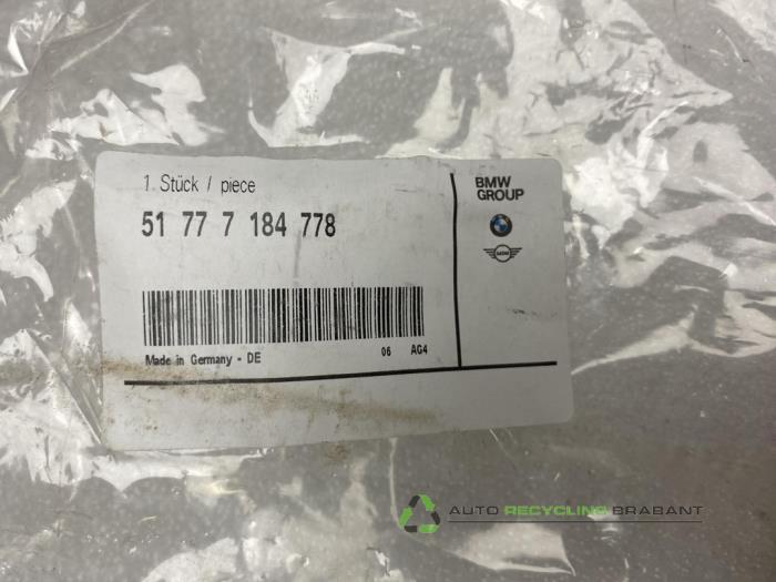 Marche-pied (list de couverture) droite d'un BMW 5-Serie, -, 3 mois de garantie, Utilisé, -