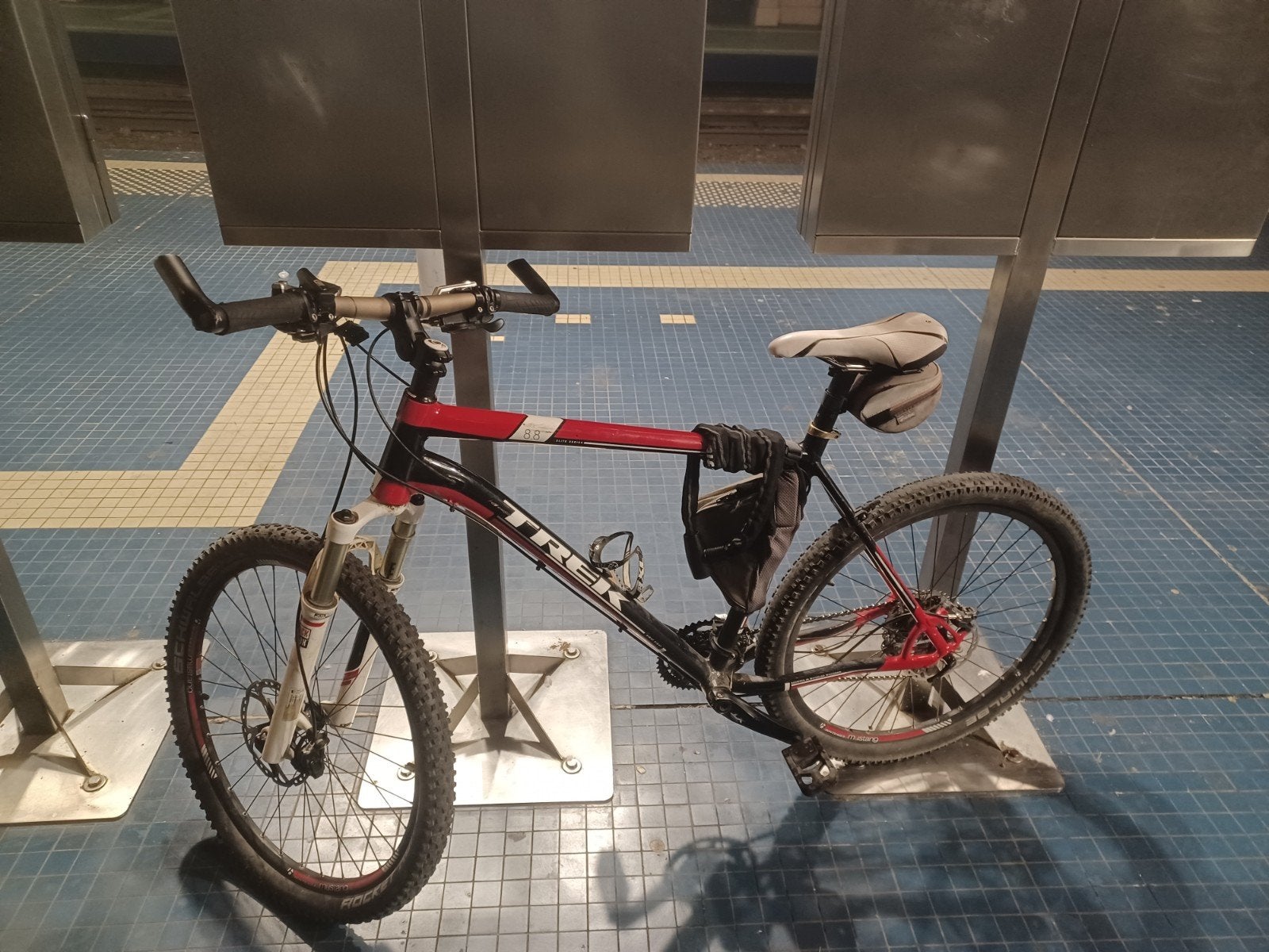 vélo trek  élite 8.8, Enlèvement, Utilisé, Trek