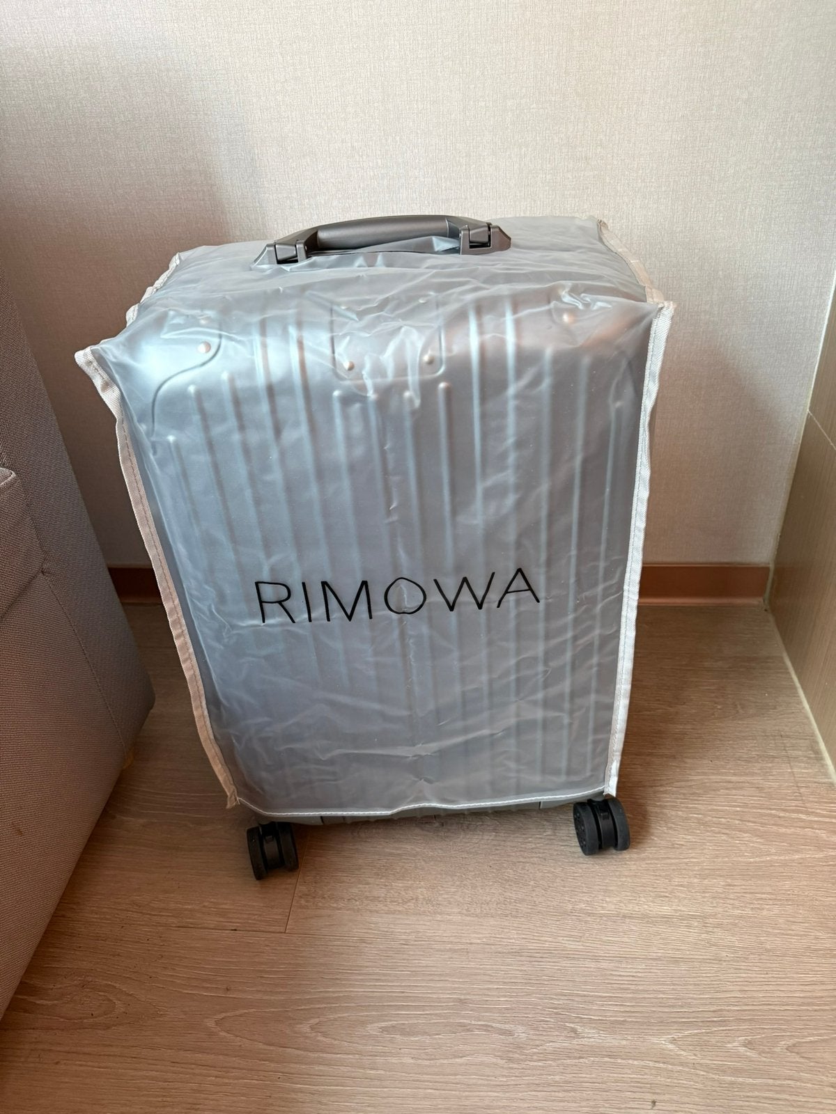 Valise Rimowa Essential Cabine S, Bijoux, Sacs & Beauté, Valises, Neuf, Enlèvement ou Envoi
