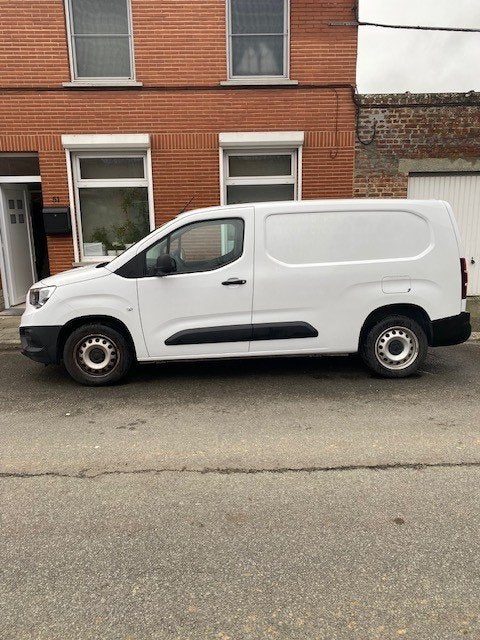 Opel combo utilitaire Long châssis à 14000 €, Auto's, Opel, Particulier, Combo Tour, ABS, Airbags, Airconditioning, Alarm, Apple Carplay