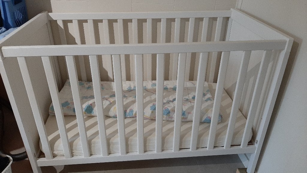 babybed (zonder of met matras), Ophalen, Zo goed als nieuw, Ledikant