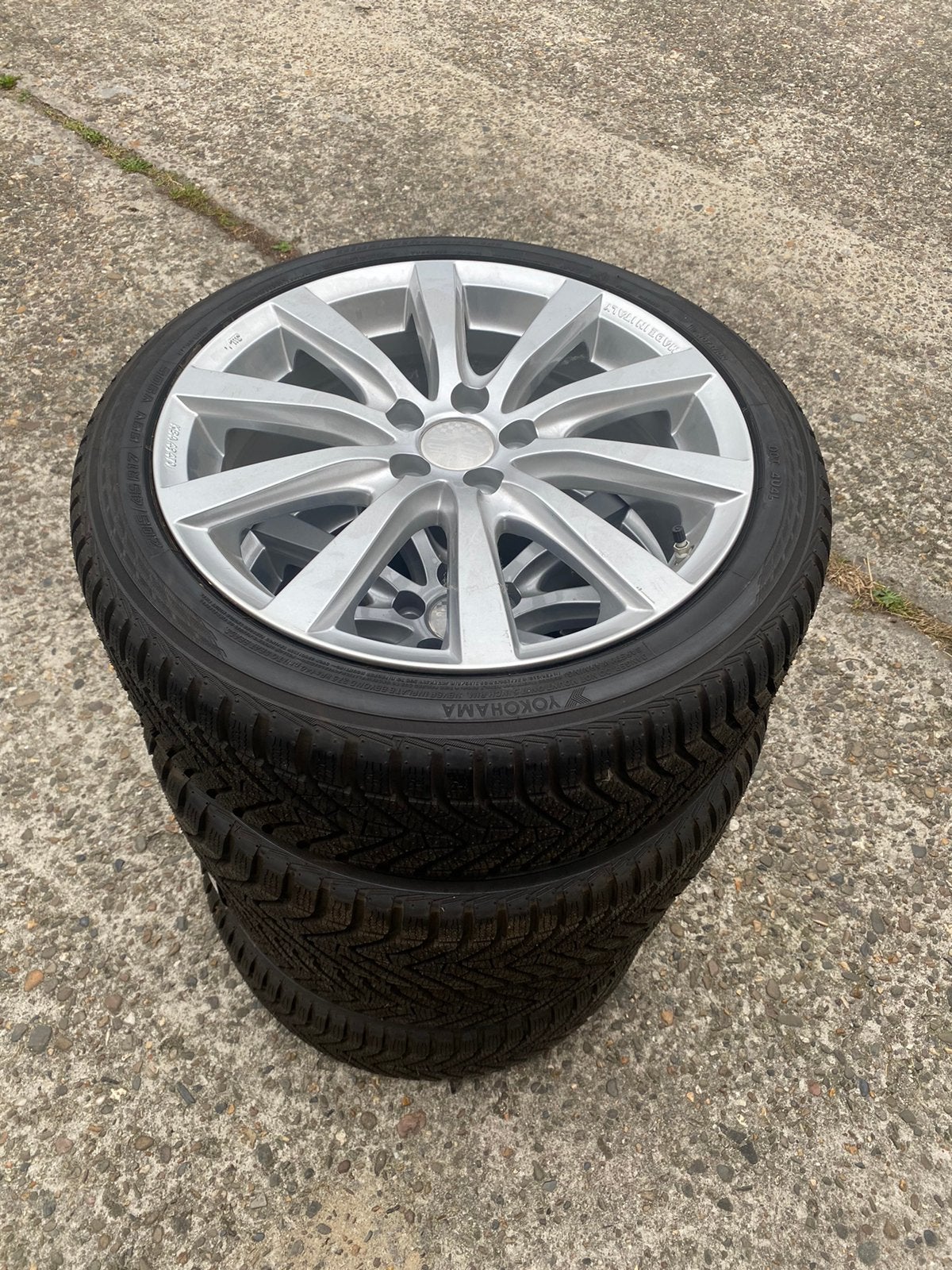 205/45R17 88V,Toyota yaris winterbandenset,laatste generatie, Ophalen