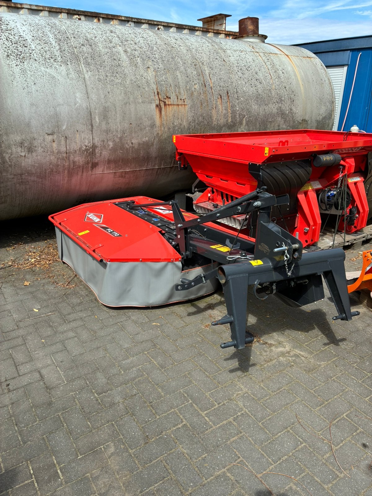 TONDEUSE KUHN, Enlèvement