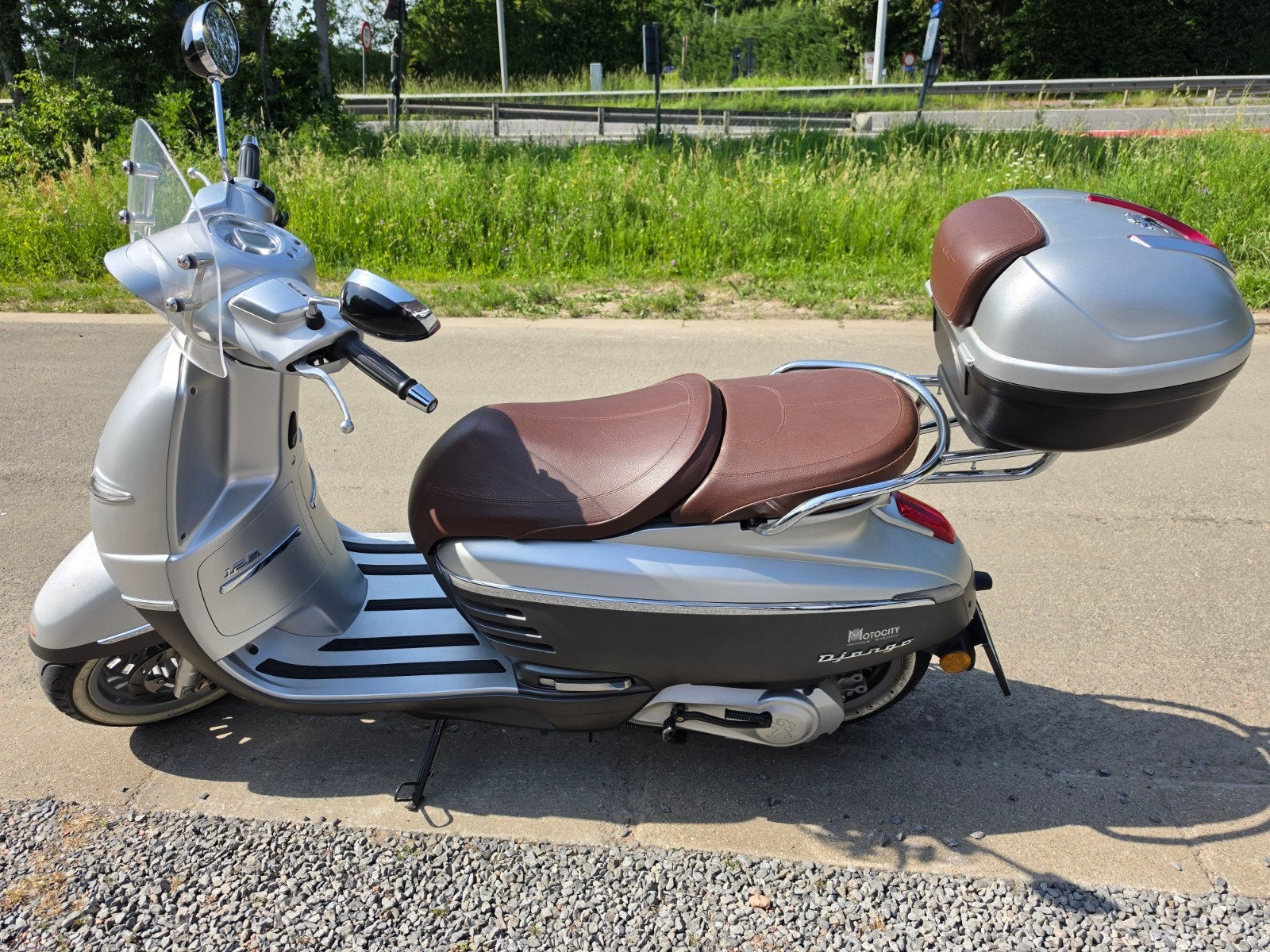 Zgan peugeot django 125 cc, Vélos & Vélomoteurs, Enlèvement