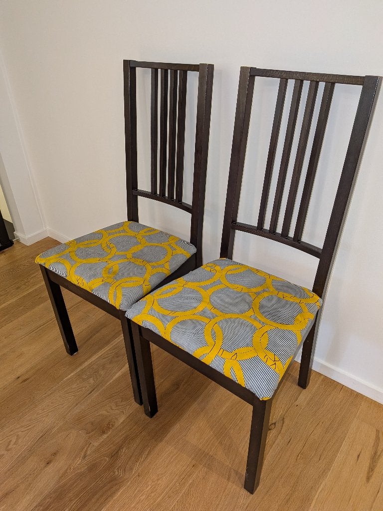 2 gratis stoelen, Huis en Inrichting, Stoelen, Ophalen, Gebruikt, Zwart, Twee