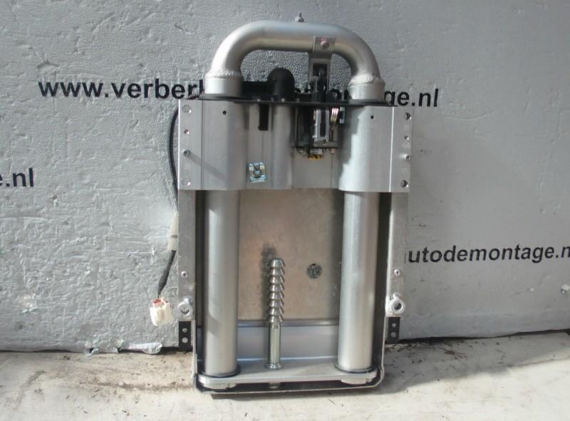 ROLBEUGEL rechts achter Ford Focus 2 C+C (6w83-518c42-ab), Auto-onderdelen, Gebruikt, Info@VerberkAutodemontage.nl, Nijverheidstraat 1a 1a
5405 AJ  UDEN, NL