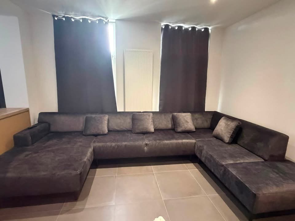 À vendre – Grand divan d’angle noir, Maison & Meubles, Enlèvement, Comme neuf