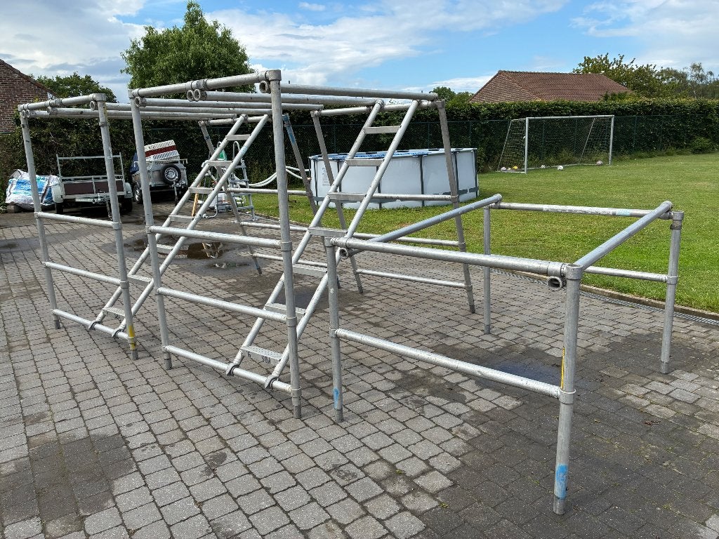 VX- stairway (aluminium stelling)., Doe-het-zelf en Bouw, Steigers, Ophalen, Zo goed als nieuw, Rolsteiger of Kamersteiger