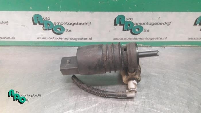 Ruitensproeierpomp voor van een Volkswagen Touran (Touran 03, Gebruikt, -, Volkswagen, -