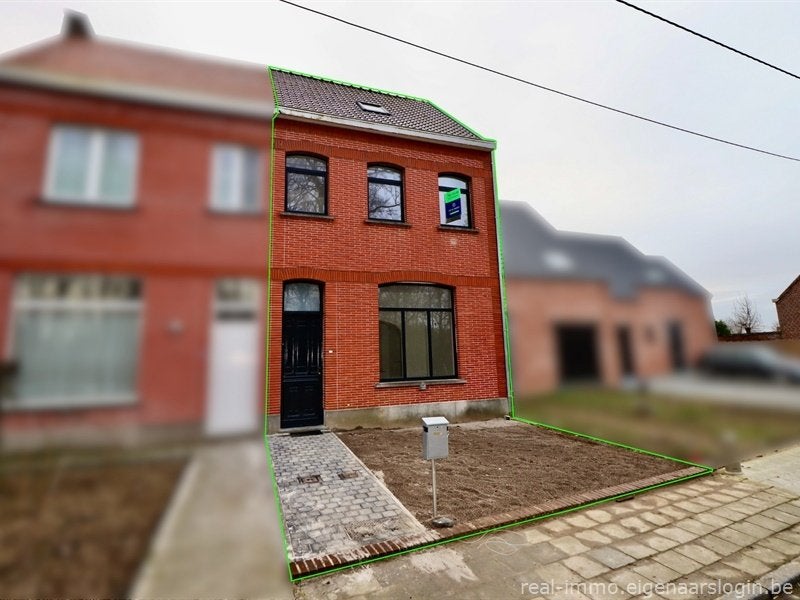 TE KOOP : Gerenoveerde grote rijwoning, Immo, Doorniksesteenweg 470 Avelgem-Bossuit, 246 kWh/m²/jaar, Tot 200 m², Tussenwoning