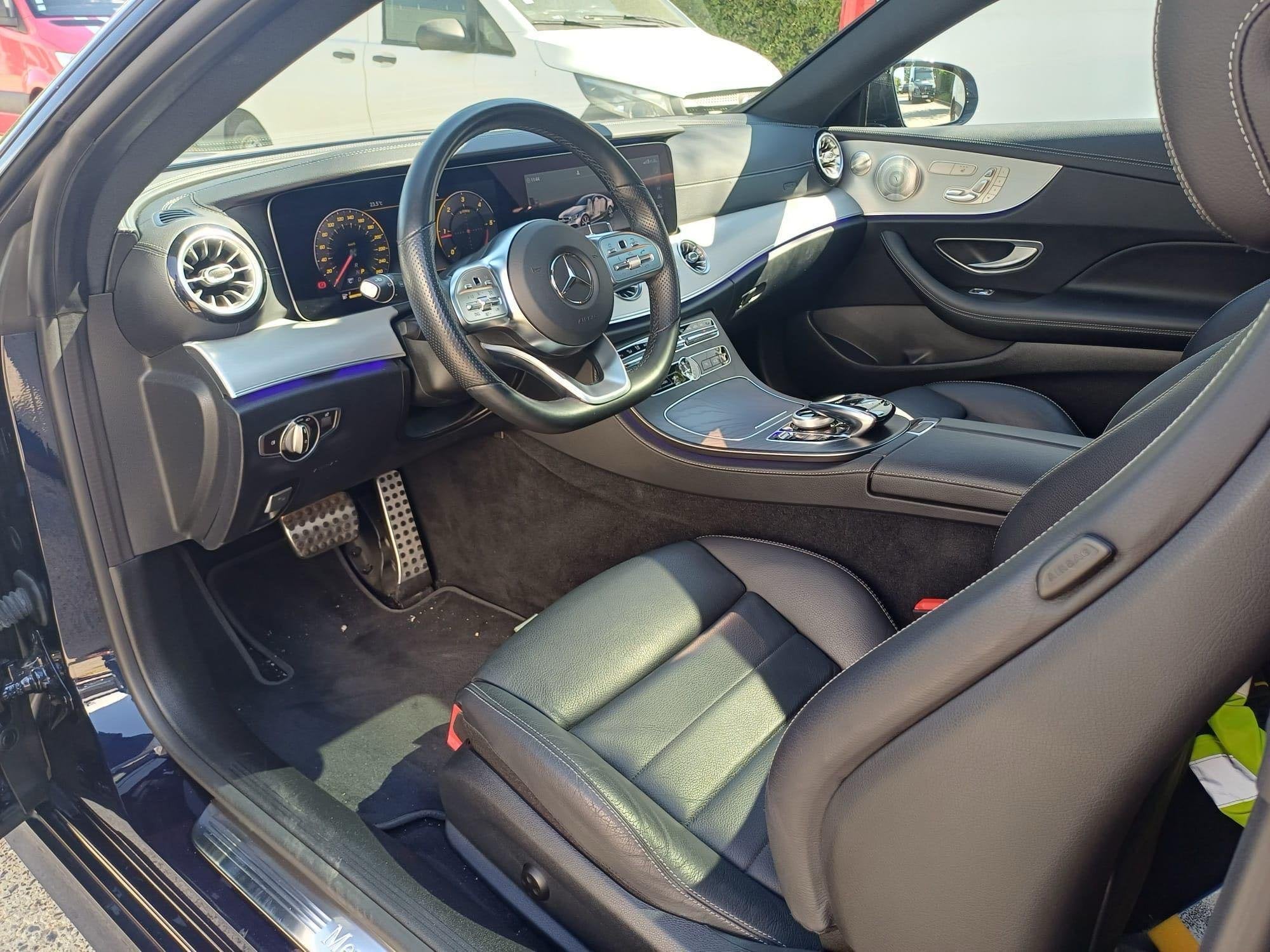 Mercedes-Benz E-Klasse 300 D Coupé AMG LINE + LEDER + PANO, Autos, https://public.car-pass.be/vhr/bd06175e-ed4a-409d-a2ef-f604f2b90d23