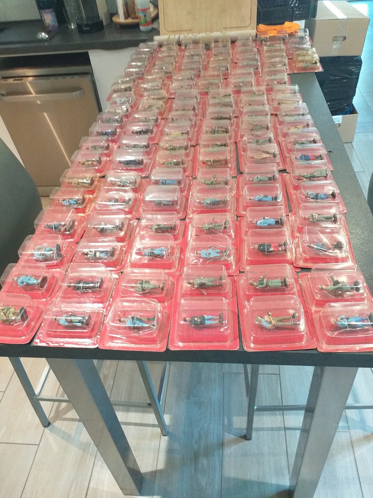 117  Soldats, Collections