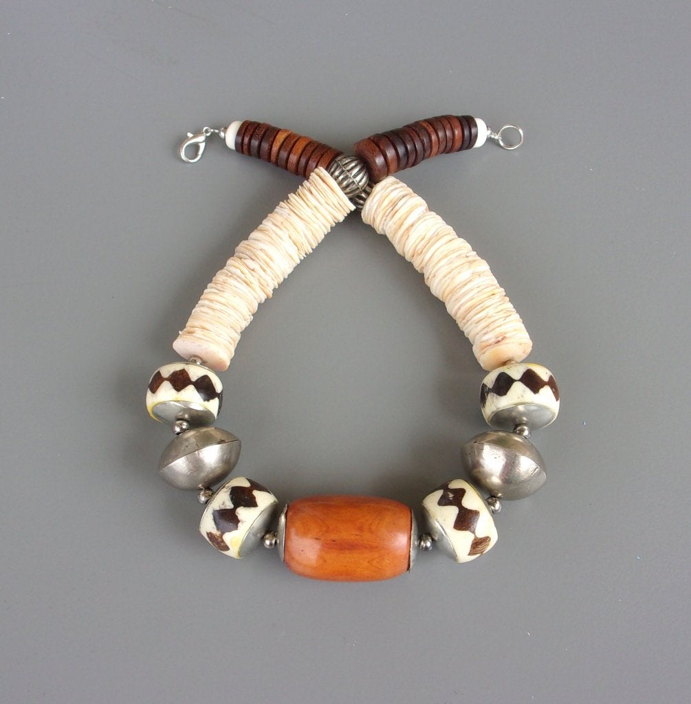 Afrikaanse halsketting voor dames in natuurlijke materialen, Ophalen of Verzenden, Nieuw, Beige, Steen of Mineraal