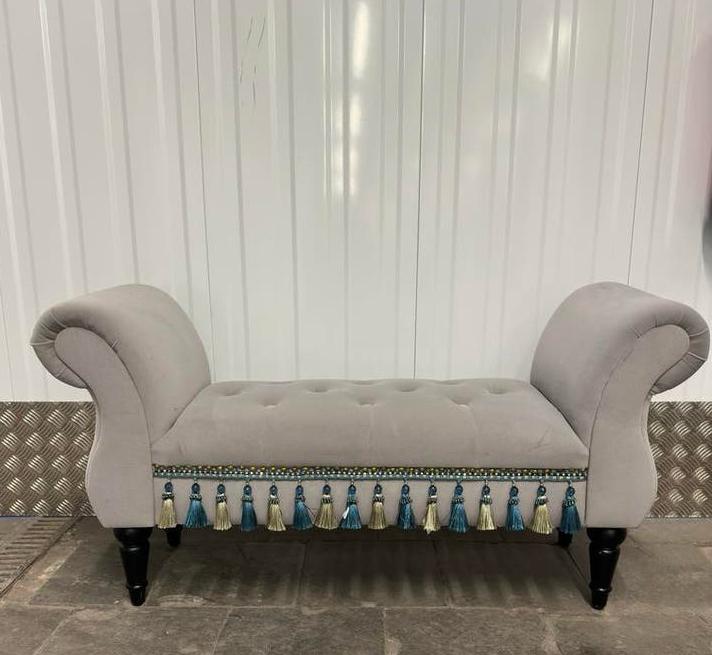 Banquette capitonnée en velours avec pieds en bois, Ophalen, Minder dan 75 cm, Design, Tweepersoons