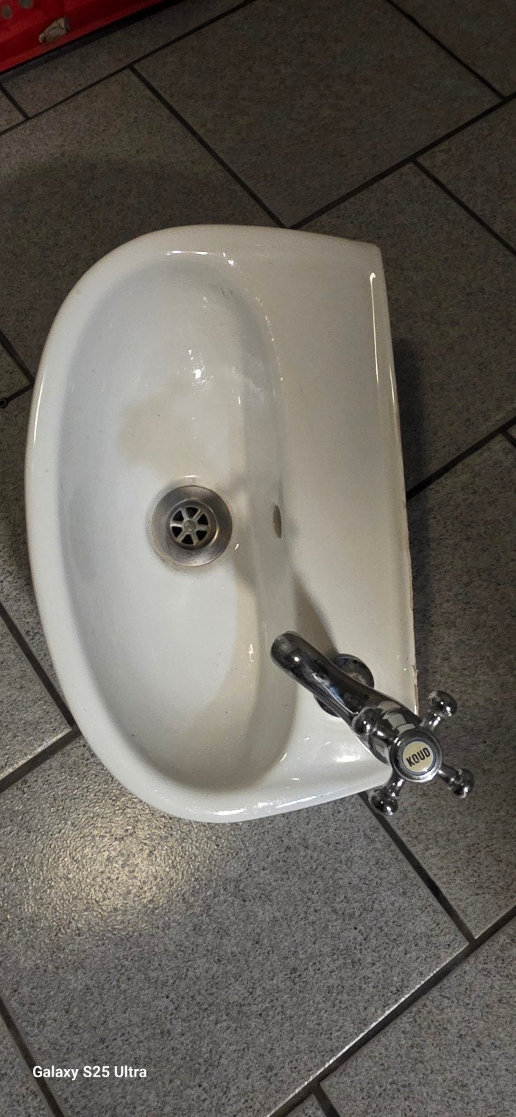 klein lavabo, Ophalen, Zo goed als nieuw, Steen, Kraan