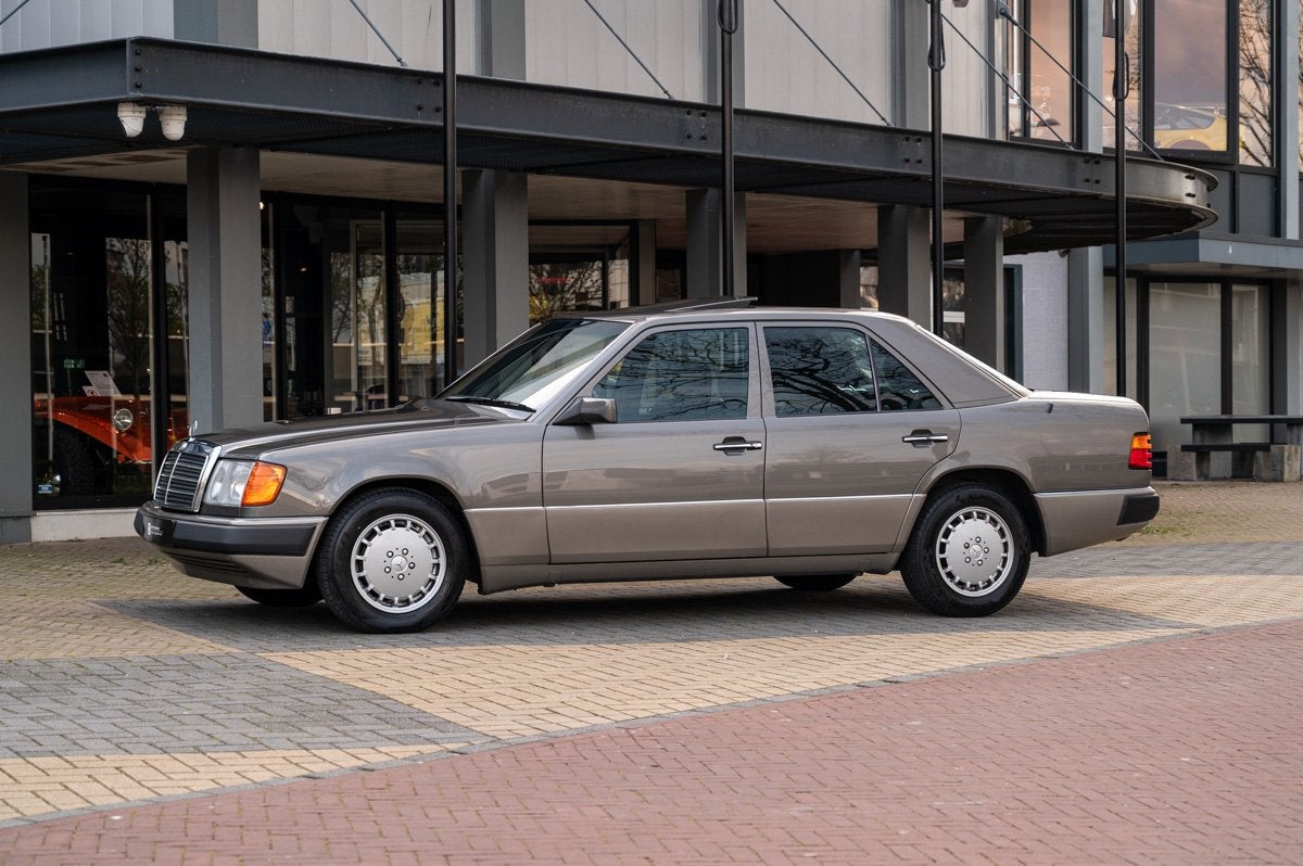 Mercedes-Benz 300-serie 300E (bj 1991), Auto's, 4 deurs, Stof, Gebruikt, Overige kleuren