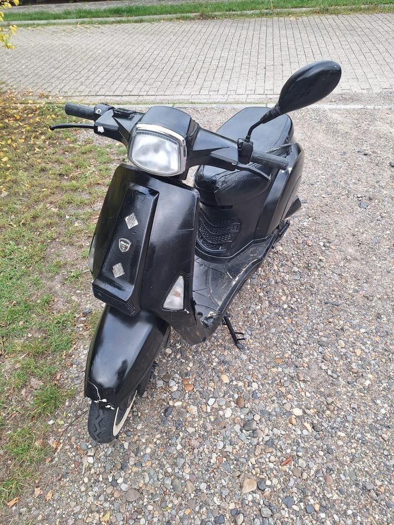 Trottinette Neco Lola 50cc, toutes les pièces sont disponibl, Vélos & Vélomoteurs, Pièces de cyclomoteur | Général, Enlèvement ou Envoi