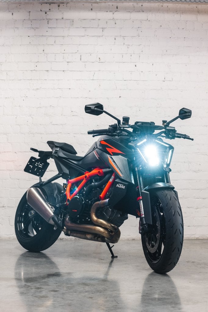 KTM 1390 SUPER DUKE R 2026 BLACK, Motoren, 2 cilinders, Occasion, Motorrijbewijs A, Bedrijf